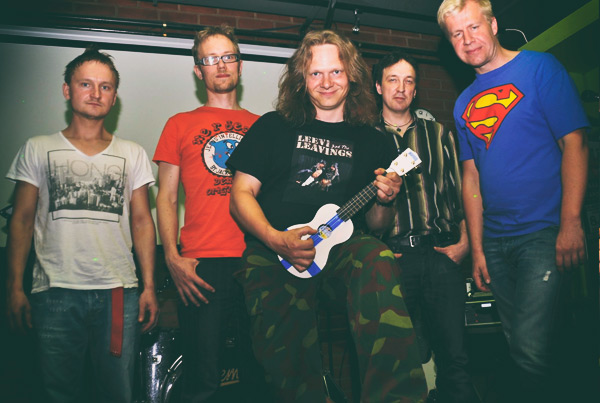 Leevi & the Leavings tribuutti